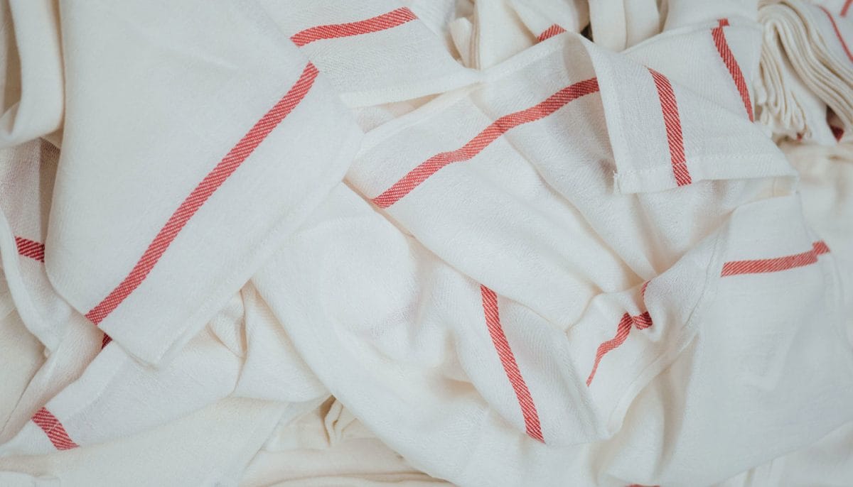 how to clean smelly kitchen towels