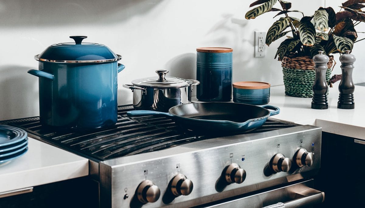 how to remove odor from pots and pans