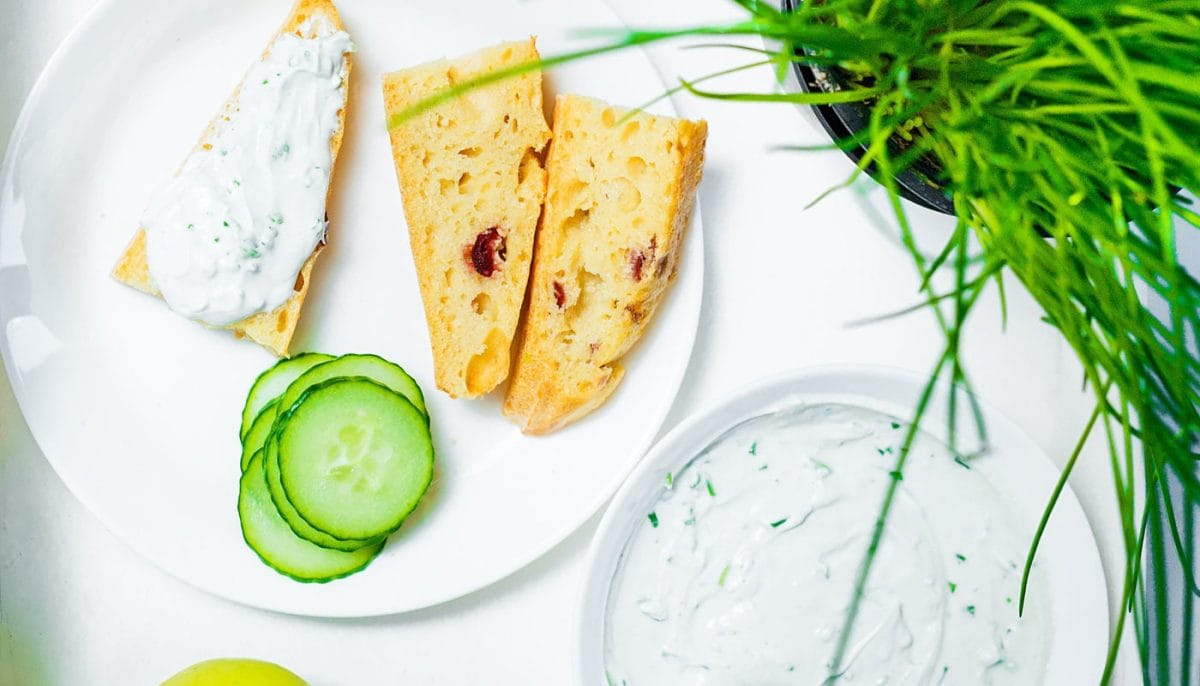 dip with chives