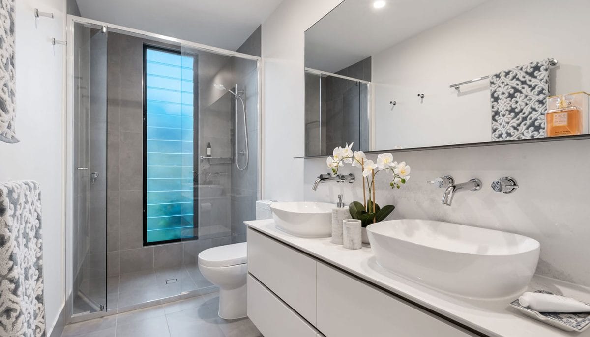air purifier for bathroom smells